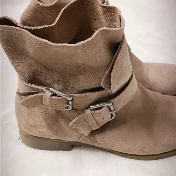 Reaction kennethcole woman bootie 7.5 - Picture 2 of 4